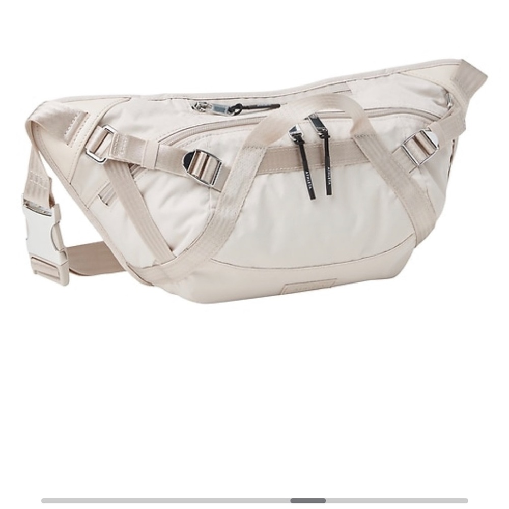 COPY - Athleta Excursion Beltbag